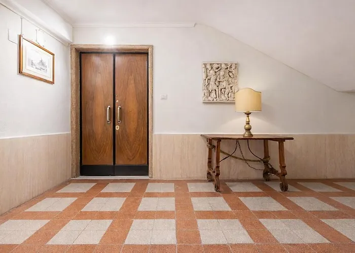 Vatican 3br For Families & Groups